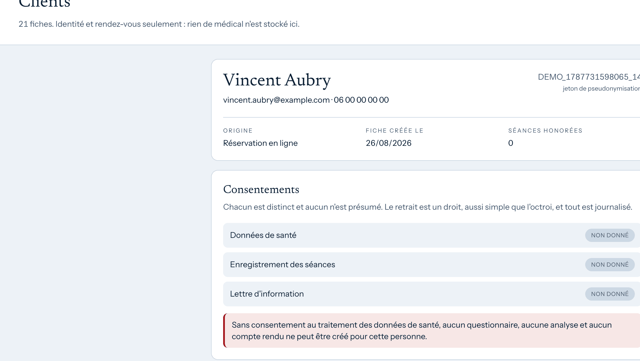 La fiche d'un patient : son identité, l'origine du rendez-vous et ses consentements, chacun séparé.